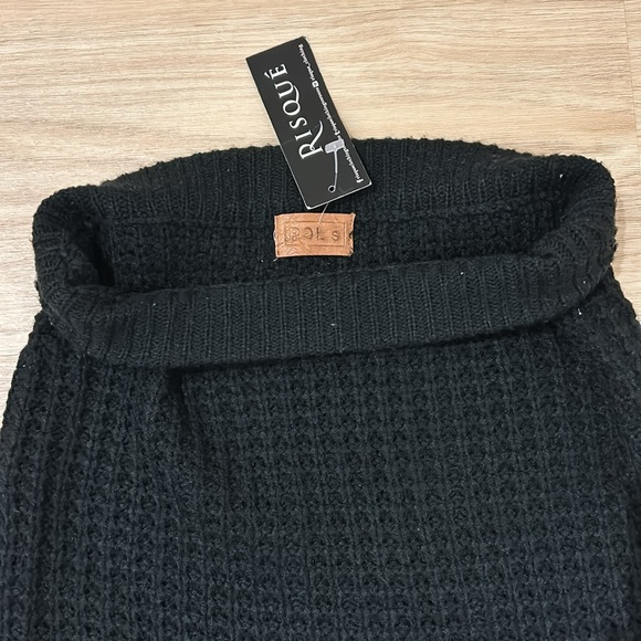 NWT- Black Knit Pencil Skirt - Picture 2 of 2